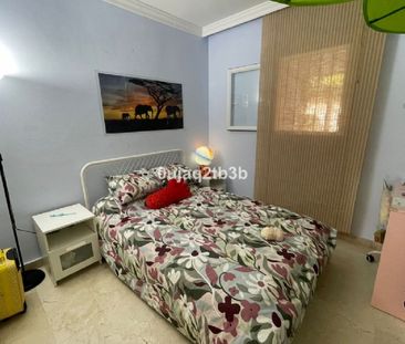 2 Bedroom Apartment For Rent in La Quinta, Málaga - Photo 4