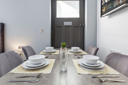 Studio Flat, Woodstock Road, NW11 - Photo 2