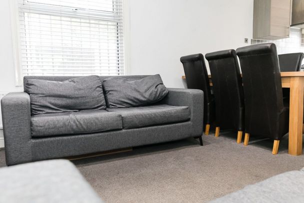 Archery Road, Hyde Park, Leeds - Photo 1