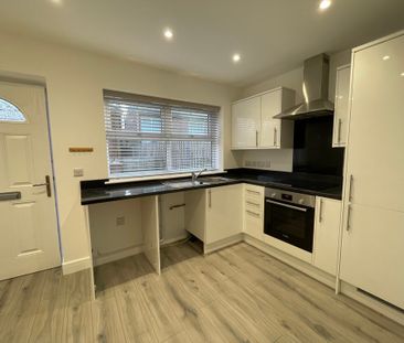 2 bedroom End Terraced House to let - Photo 6