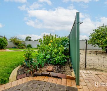 Family Home with large Powered Workshop - Plus Shed - Photo 6