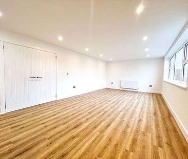 Hutton Road, Shenfield, CM15 - Photo 5