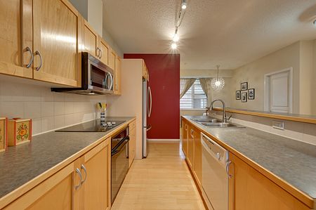 2 Bedroom - Photo 4