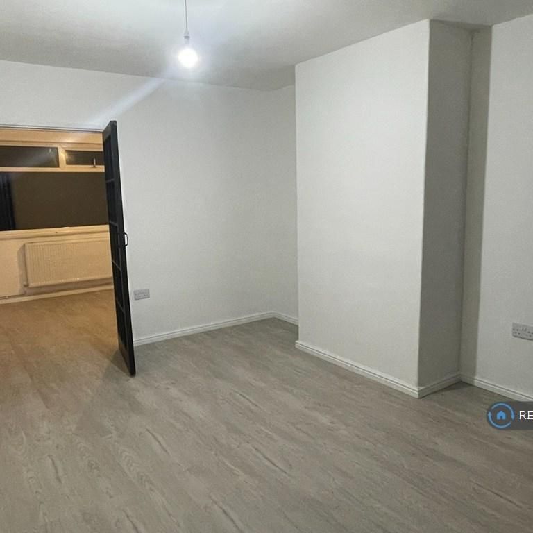 4 bedroom terraced house to rent - Photo 1