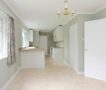 4 bedroom detached house to rent - Photo 5