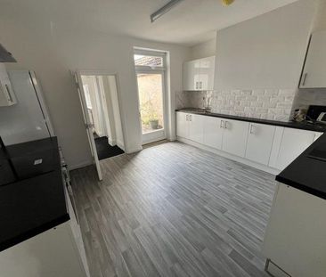 1 bedroom in a house share to rent - Photo 6