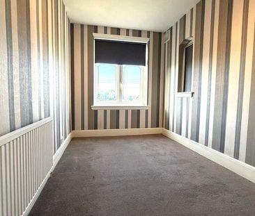 3 bedroom parking to rent - Photo 4