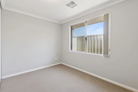 Stylish, Low-Maintenance Living in a Prime Bassendean Location - Photo 2