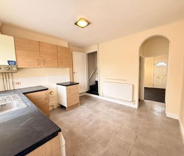 2 bedroom terraced house to rent - Photo 4