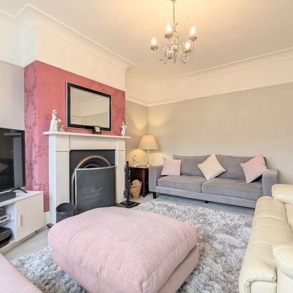 2 bedroom property to rent - Photo 1
