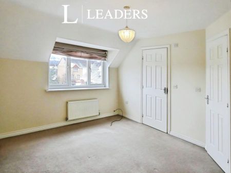 4 bedroom house to rent Scholars Way, Berry Hill, Mansfield, NG18 - Photo 3