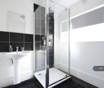 1 bedroom in a house share to rent - Photo 6