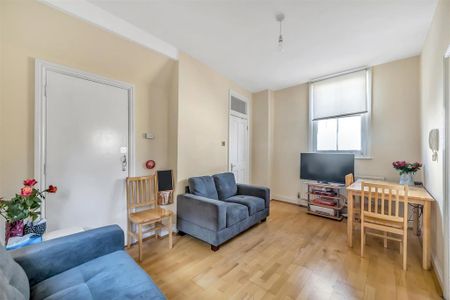 3 bedroom flat to rent - Photo 4
