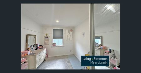 Spacious Three Bedroom House in the Heart of Chester Hill - Photo 5