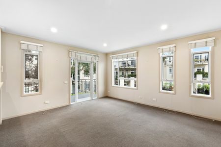 6/4 Graham Street, Port Melbourne VIC 3207 - Apartment For Rent | Domain - Photo 2