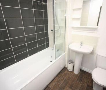 4 bedroom terraced house to rent - Photo 6