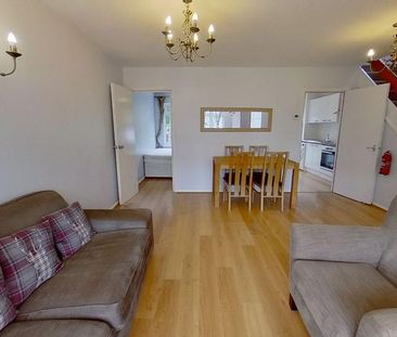 4 bedroom semi-detached house to rent - Photo 3