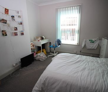 63 Newland Street west - Photo 1