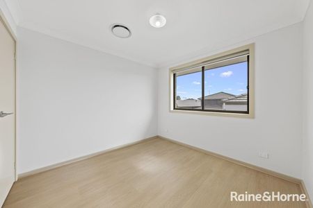 Contemporary Family Living in the Heart of Edmondson Park - Photo 5