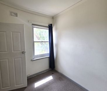 Spacious 3 Bedroom Home - Comfortable Living Awaits! - Photo 6