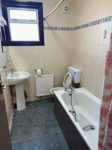 1 Bed Flat, Rabbits Road, E12 - Photo 4