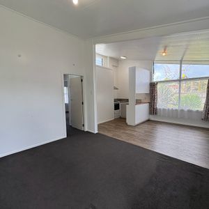 Two-Bedroom Unit in Kamo - Photo 2