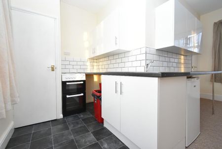 1 bedroom flat to rent - Photo 4