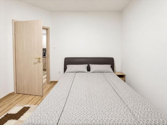 Kiadó felújított lakás - Debrecen - Fotó 1