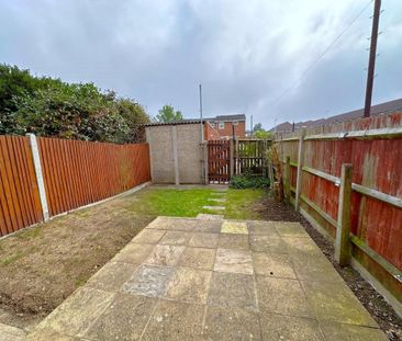 3 bedroom terraced house to rent - Photo 6