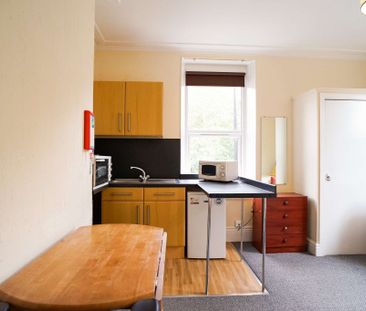 Flat 5, 2 Harcourt Road, Crookesmoor, S10 1DJ - Photo 2