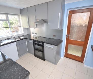 4 bedroom detached house to rent - Photo 5