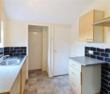 3 bedroom flat to rent - Photo 6
