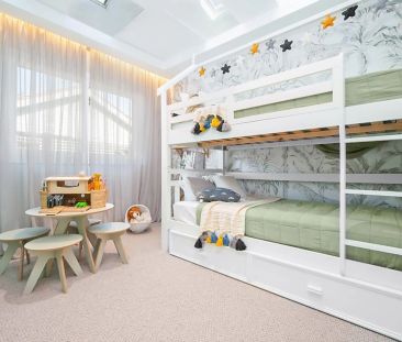 Fully Furnished Family Home - Photo 1