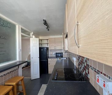 2 Bed Maisonette, Wyndham Court, SO15 - Photo 3