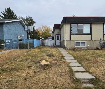 Main floor 2 bedroom 1.5 bathroom duplex for rent in Thorncliff. | ... - Photo 1
