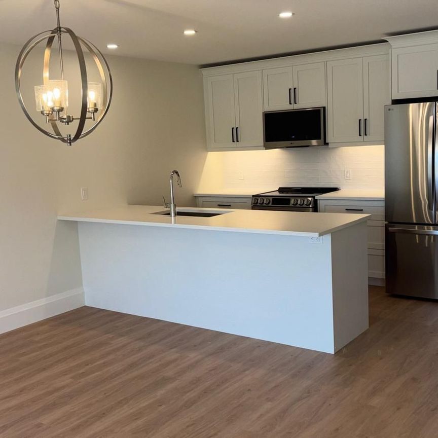 For Lease - 191 Front Street Unit# B, Kawartha Lakes, Ontario - Photo 1