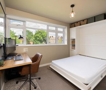 Bright Double-room in Brixton - for working professional - Photo 4