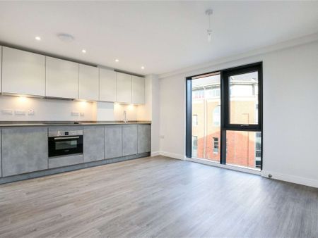 Spacious Studio Apartment in Prime Location – Available Unfurnished. - Photo 4