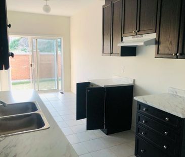 For Lease - 106 Lanark Circle, Brampton, Ontario - Photo 6