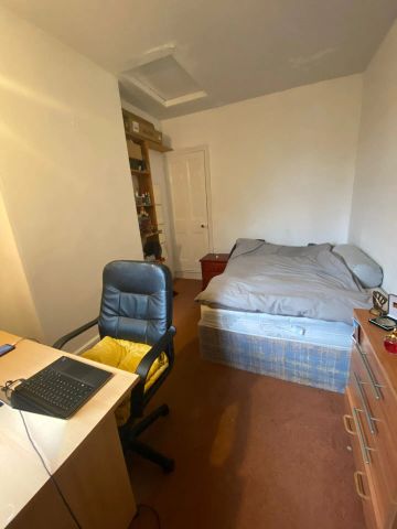 Hartopp Road (4 bed) - Photo 3