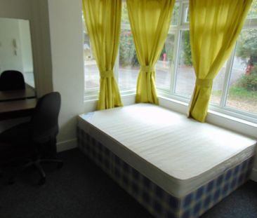 Portswood Road, Southampton - Photo 1