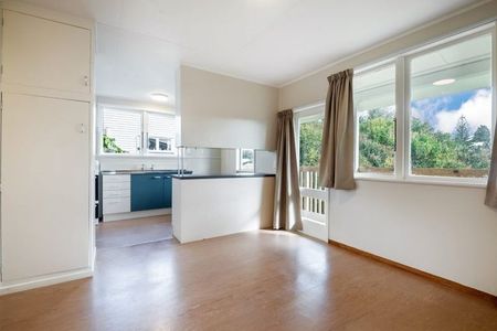 3 Bedrooms in Beach Haven - Photo 5
