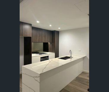 Spacious 3 Bedroom Apartment for Lease - Photo 2