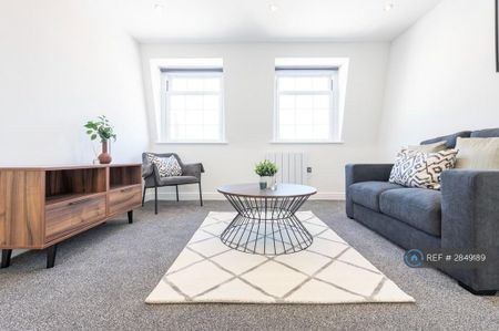 1 bedroom flat to rent - Photo 2