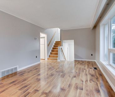 For Lease - 364 Agar Avenue, Bradford West Gwillimbury, Ontario - Photo 1