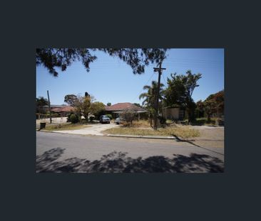 Spacious 3-Bed + Study | Excellent Location | $675/week - Photo 2