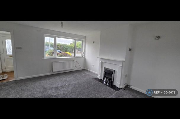 3 bedroom semi-detached house to rent - Photo 1