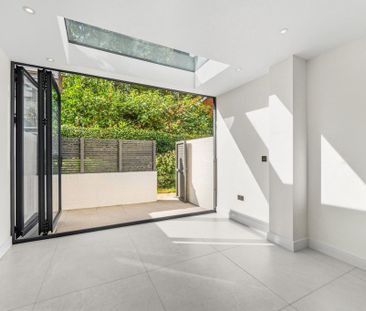 4 bedroom terraced house to rent - Photo 2