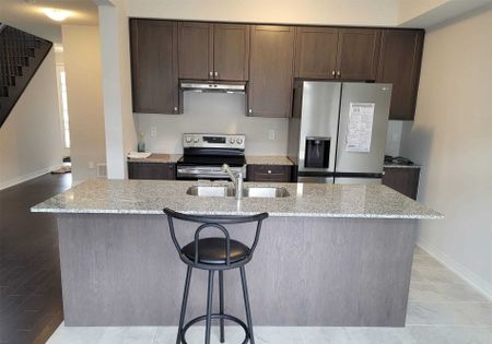 For Lease - 28 Weylie Street, Hamilton, Ontario - Photo 5