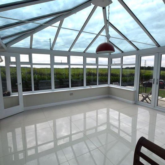 3 bedroom detached bungalow to rent - Photo 1